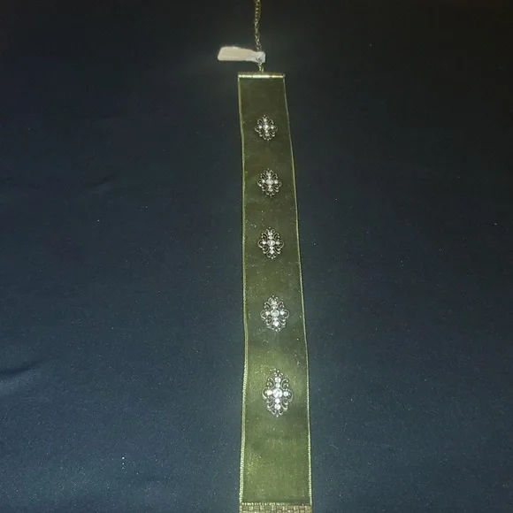 Vintage Olive Green Velvet Choker - Picture 7 of 7